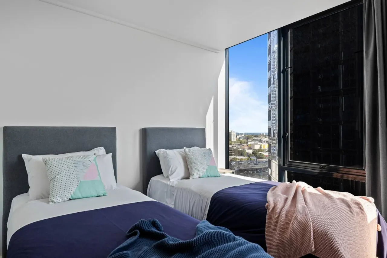 Ash- Your Spacious 2bed/2bath Melbourne Home! 18