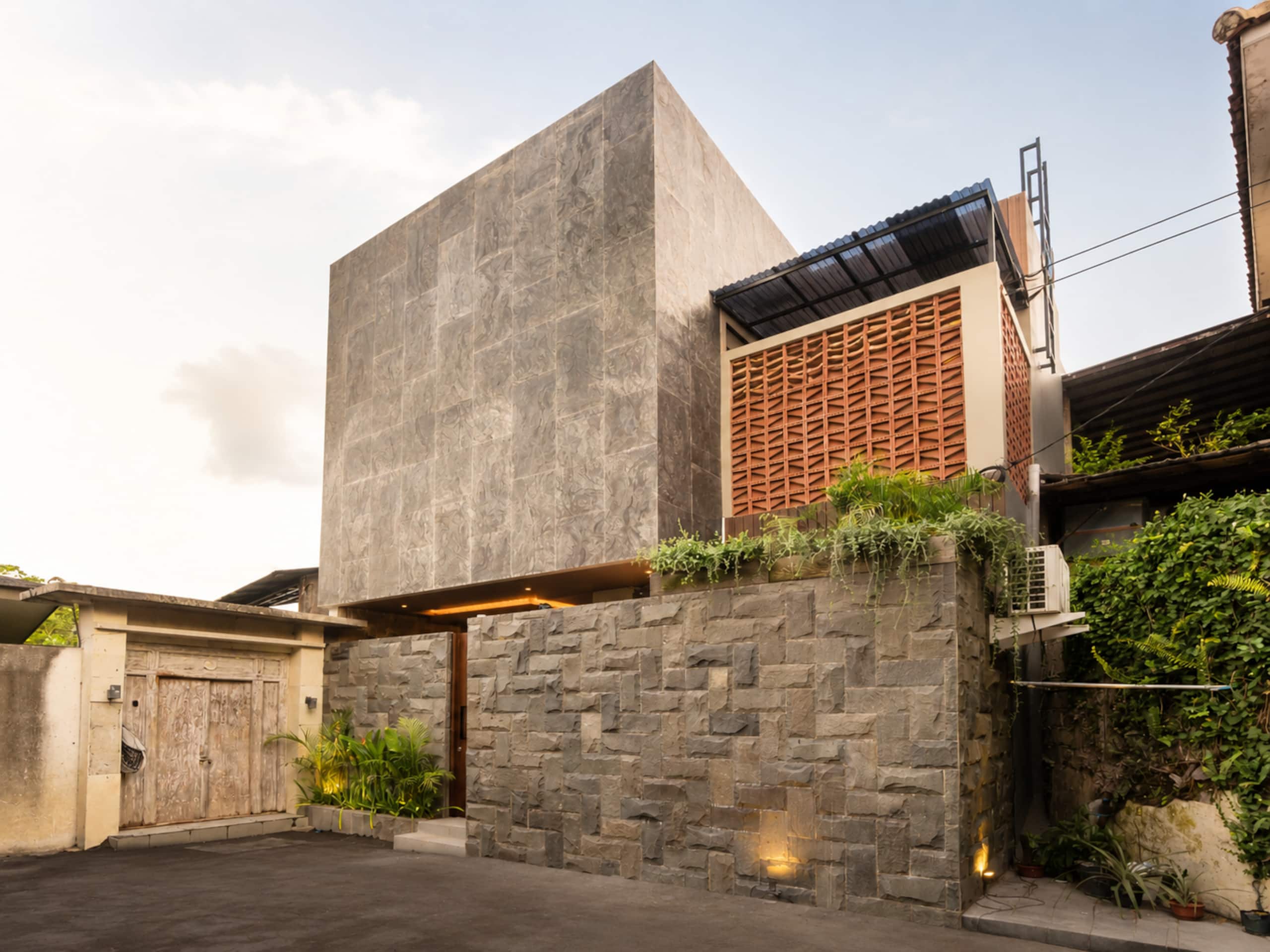 2 BR New Modern Villa in Canggu 32