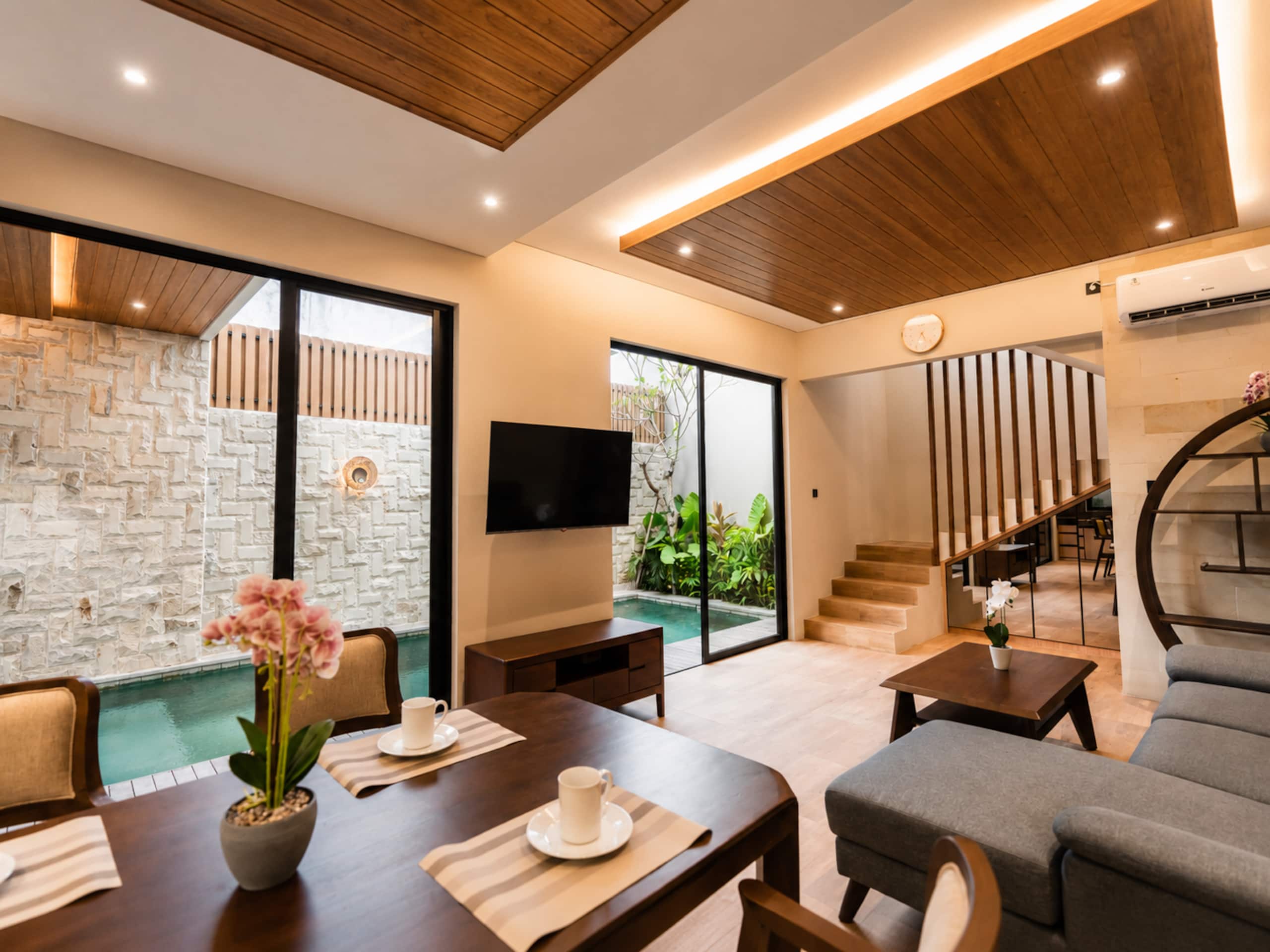2 BR New Modern Villa in Canggu — photo 3