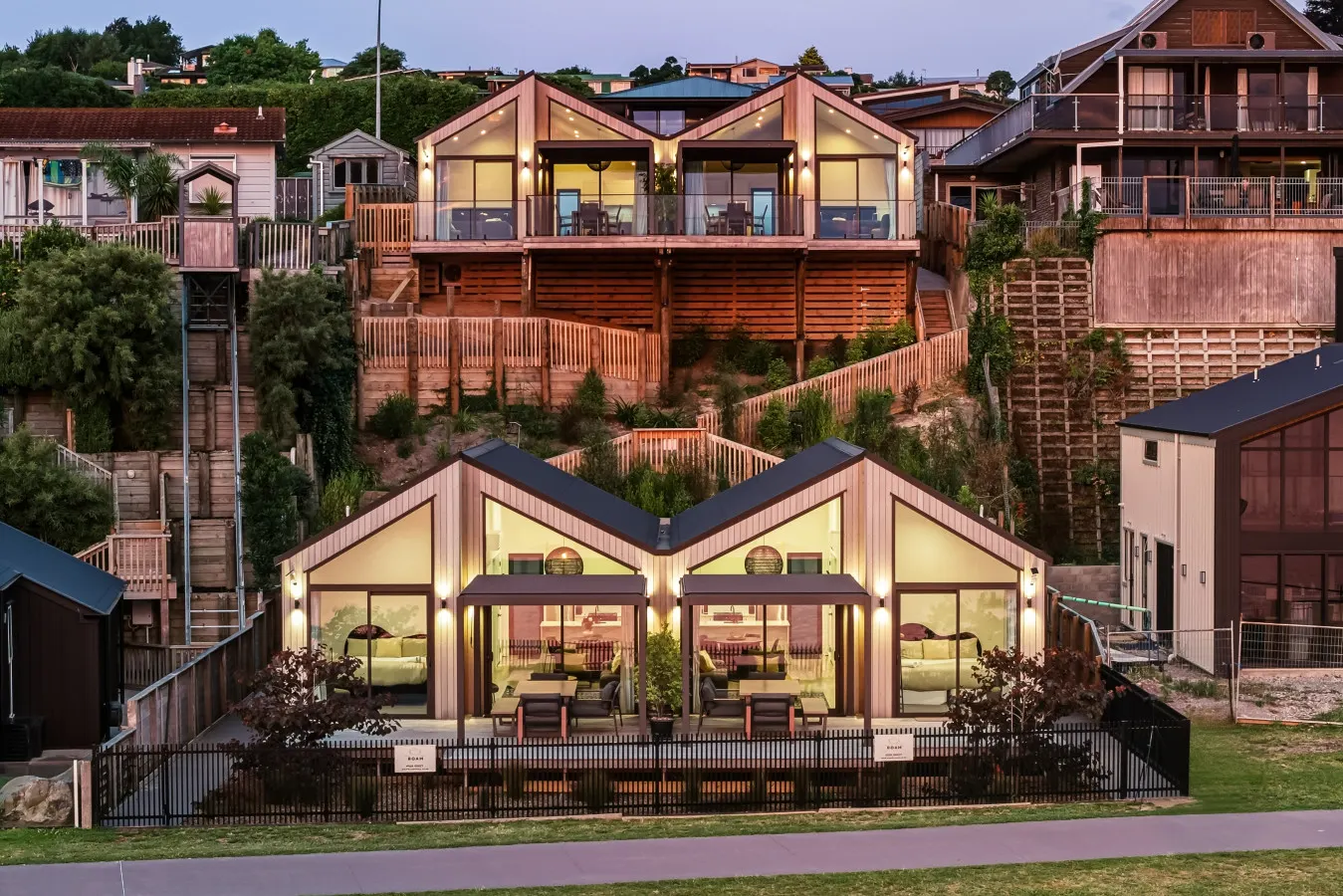 Roam Taupo Lake Front Unit 2 - Spa Pool 2