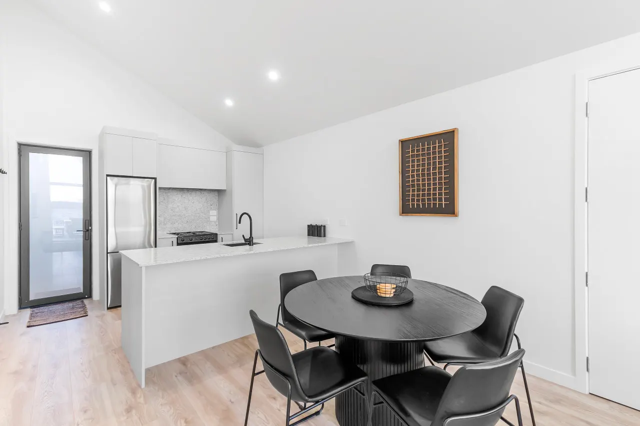 Roam Taupo Lake Front Unit 2 - Spa Pool 10