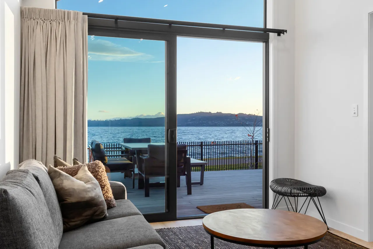 Roam Taupo Lake Front Unit 2 - Spa Pool 5