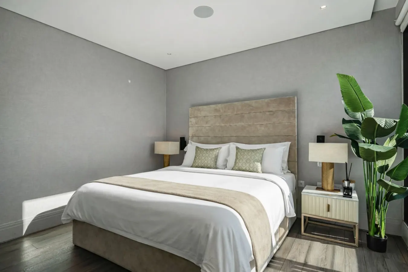 Luxury Mayfair 3-Bed AC, Parking, Gym & Security 20