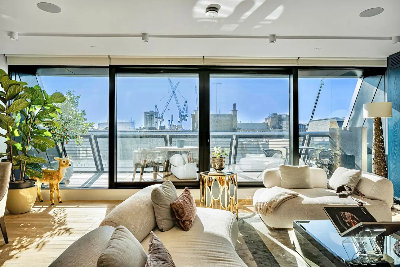 Luxury Mayfair 3-Bed AC, Parking, Gym & Security 7