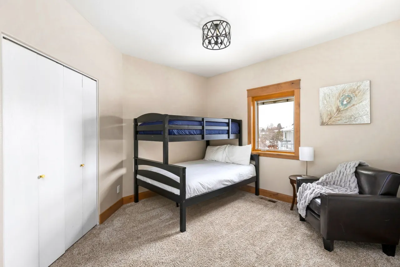 Great Falls Luxe Retreat Yard + Office W & R 6