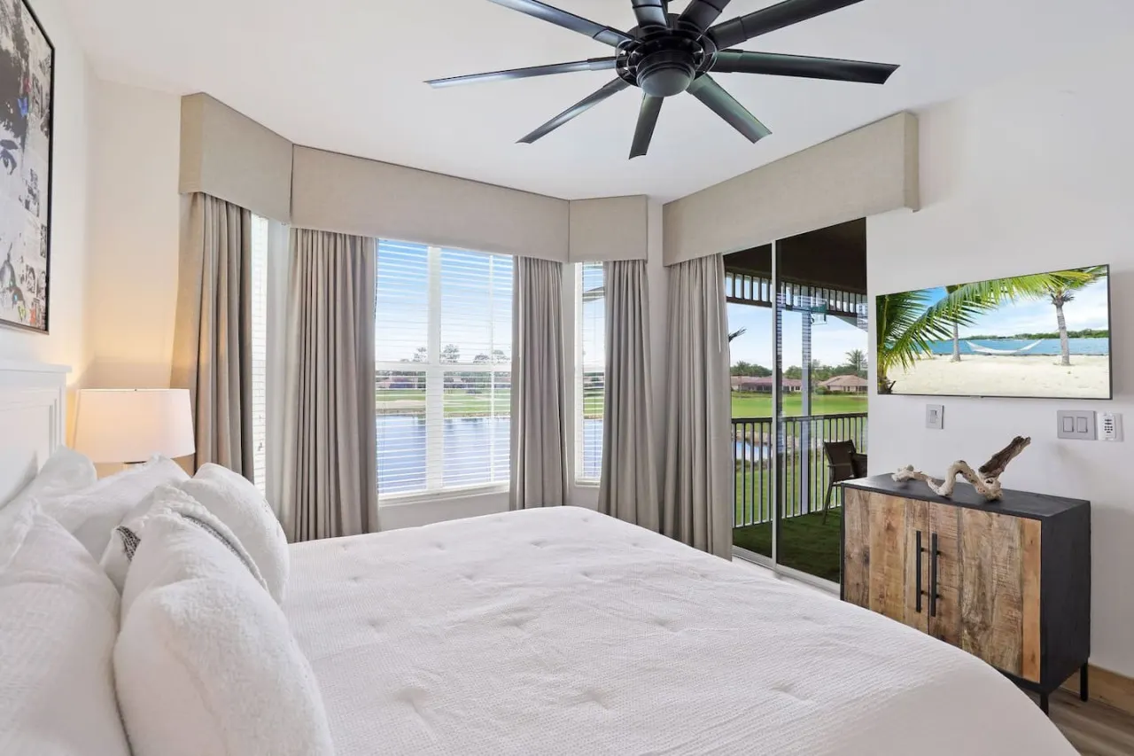 Luxury 3bd/2b Condo at GreenLinks in Lely 15