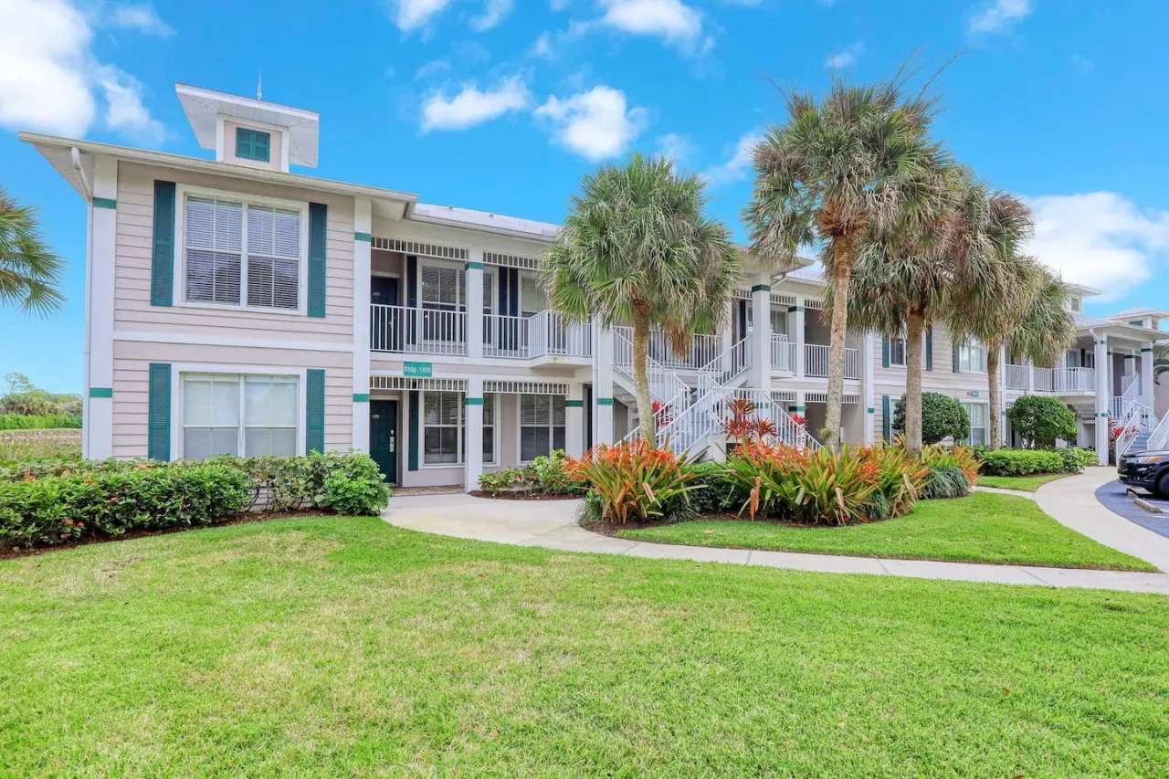 Luxury 3bd/2b Condo at GreenLinks in Lely 8