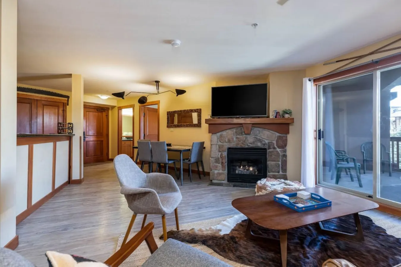 Ski in/out,Pool,Hot Tub,Pool Table - Resort View! — photo 2