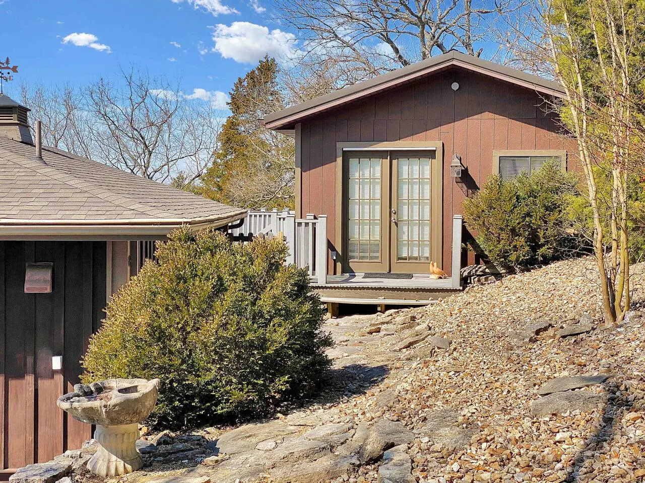 Lakeview 5BR + Private Cottage Fire Pit 12