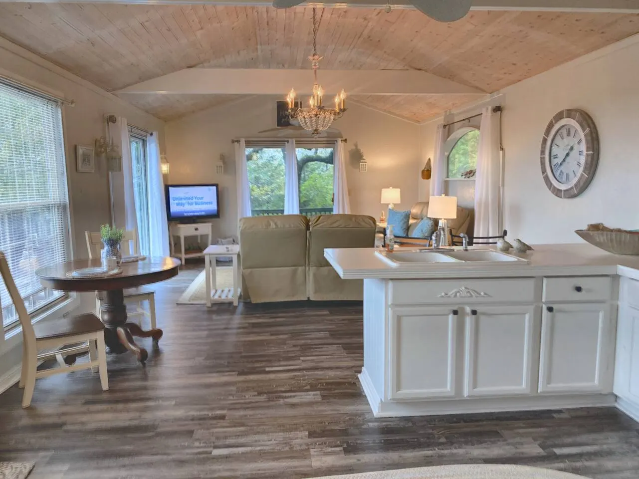 Lakeview 5BR + Private Cottage Fire Pit 19
