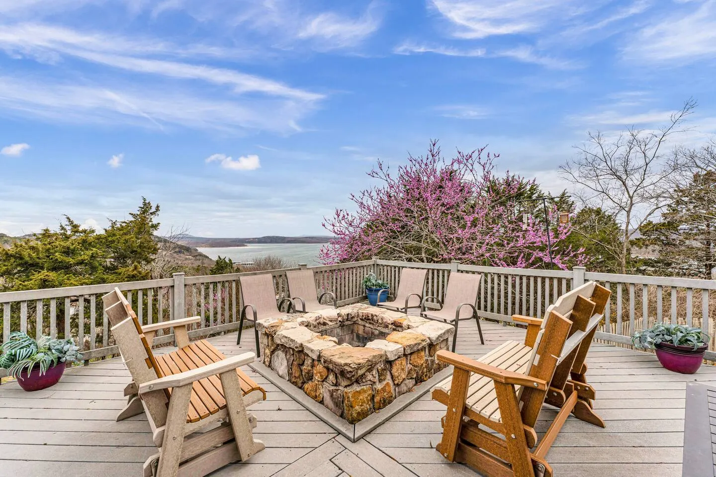 Lakeview 5BR + Private Cottage Fire Pit 3