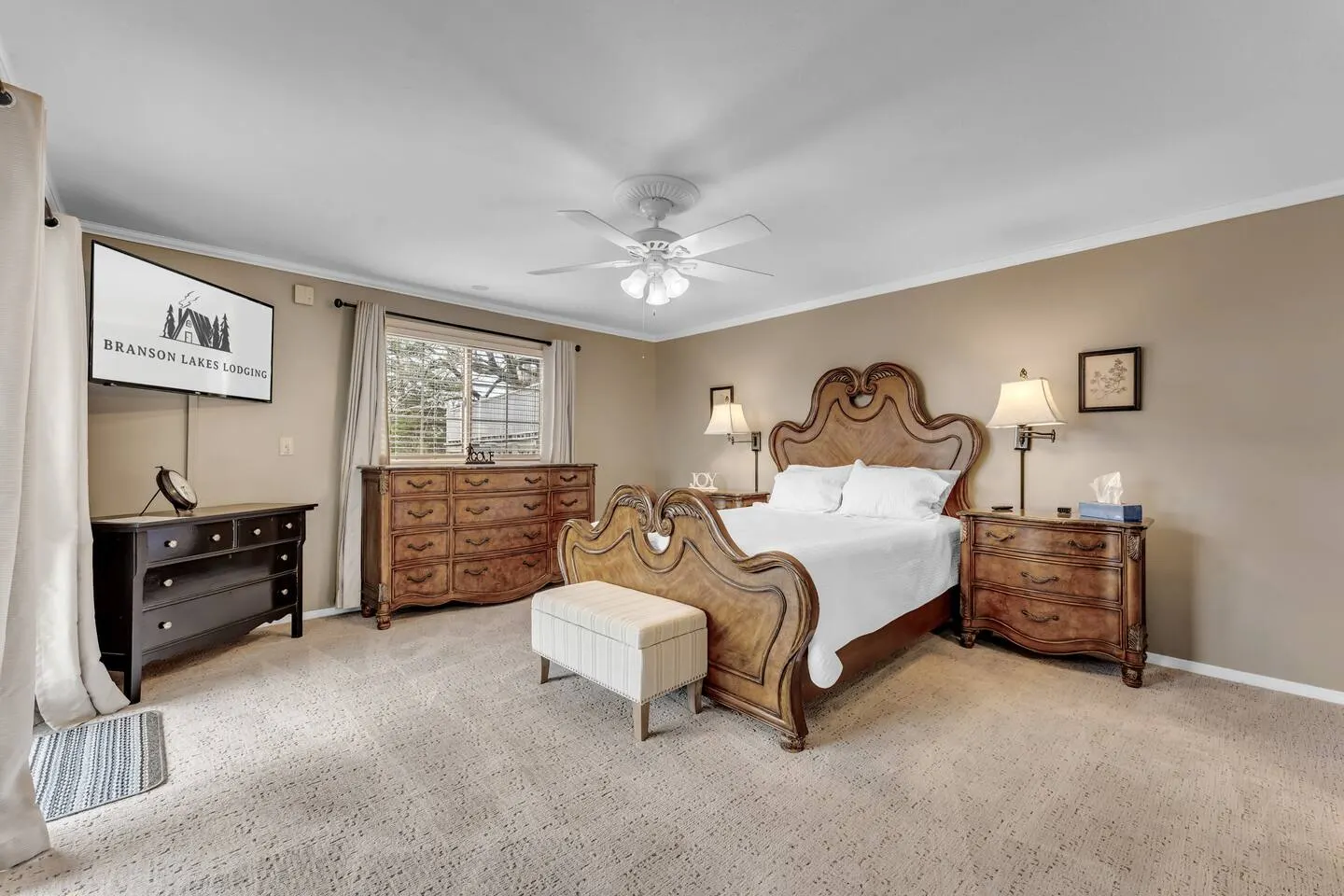 Lakeview 5BR + Private Cottage Fire Pit 8