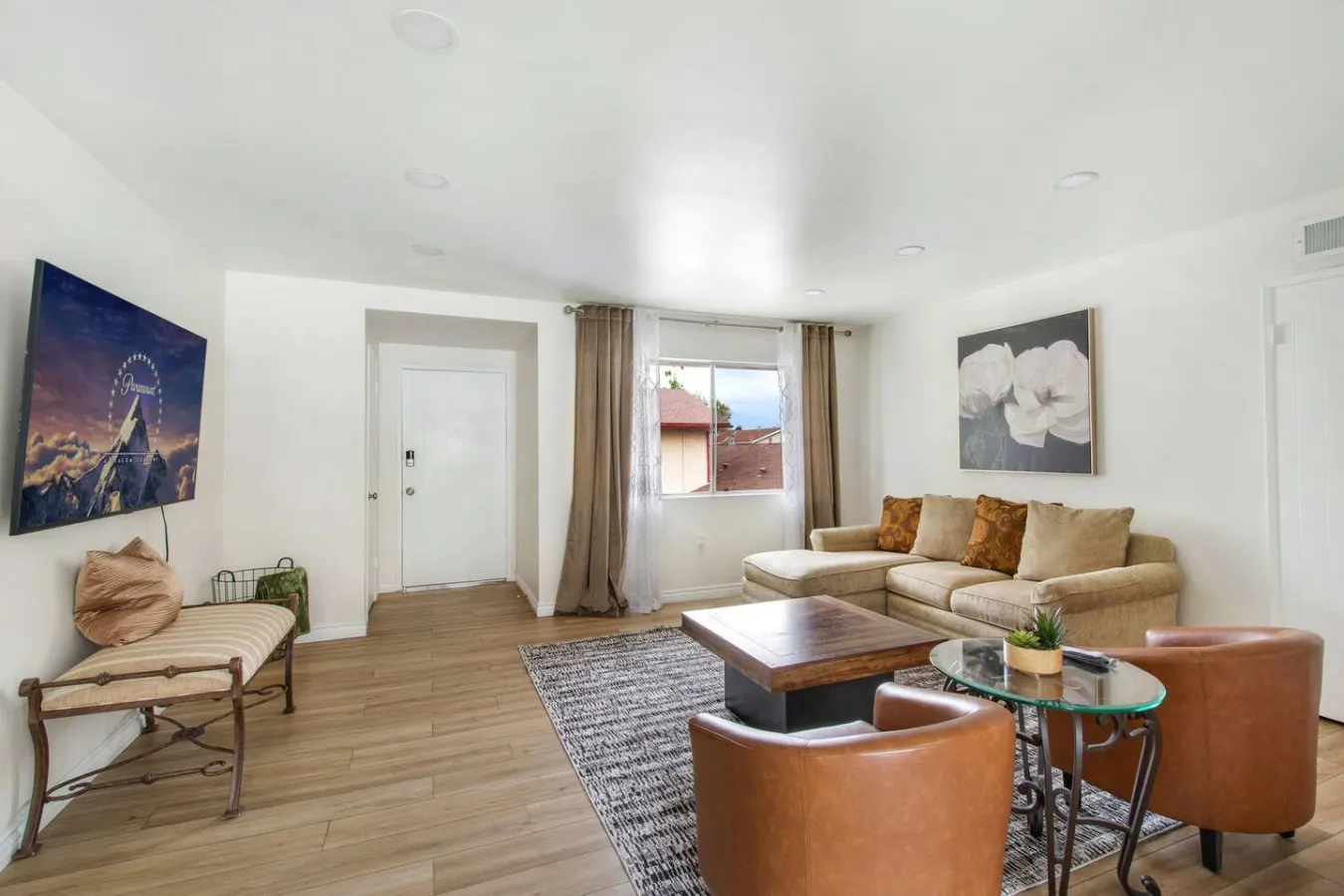 2Bd/2Bth Close To Shopping Freeway Theme Parks 9