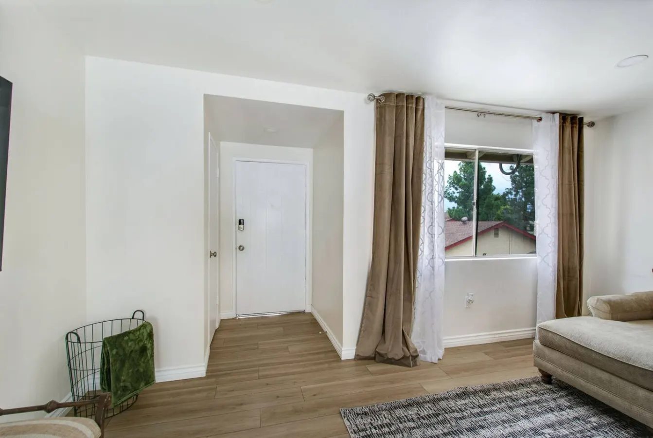 2Bd/2Bth Close To Shopping Freeway Theme Parks 6
