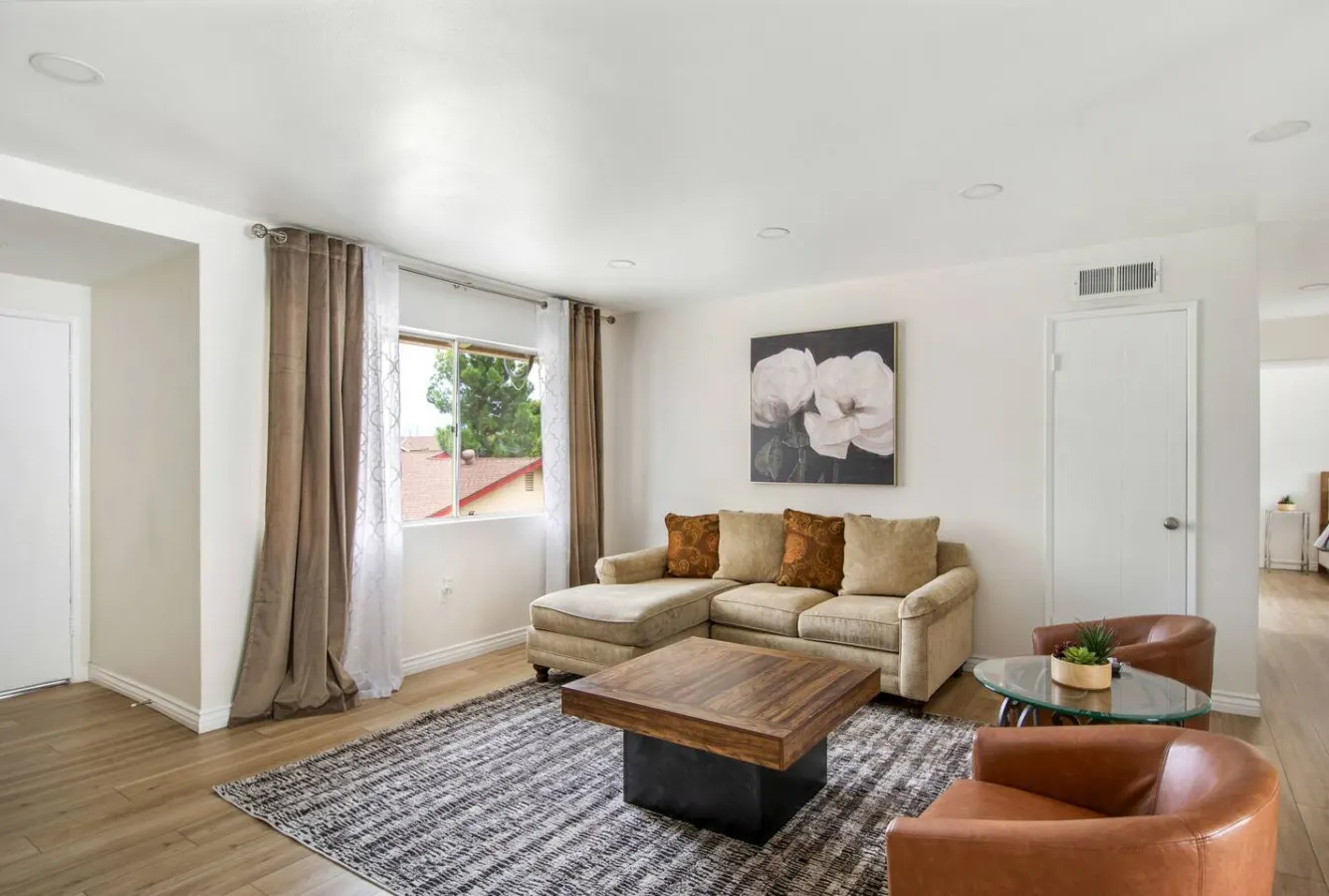 2Bd/2Bth Close To Shopping Freeway Theme Parks 8
