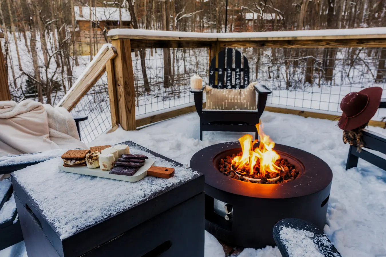 The Moondance Cabin - Dollywood Smokies Hot Tub Gameroom Fire Pit Movie 10