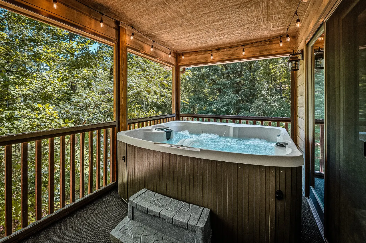 The Moondance Cabin - Dollywood Smokies Hot Tub Gameroom Fire Pit Movie 6