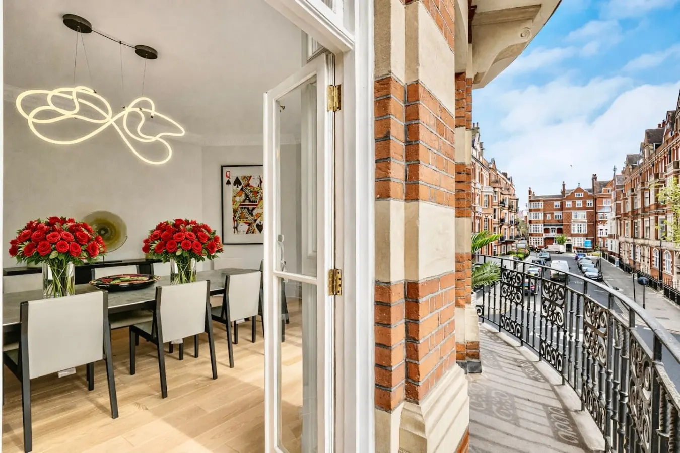 Cadogan Gardens 4-Bed Elevator, Porter & Cadogan Square Access 11