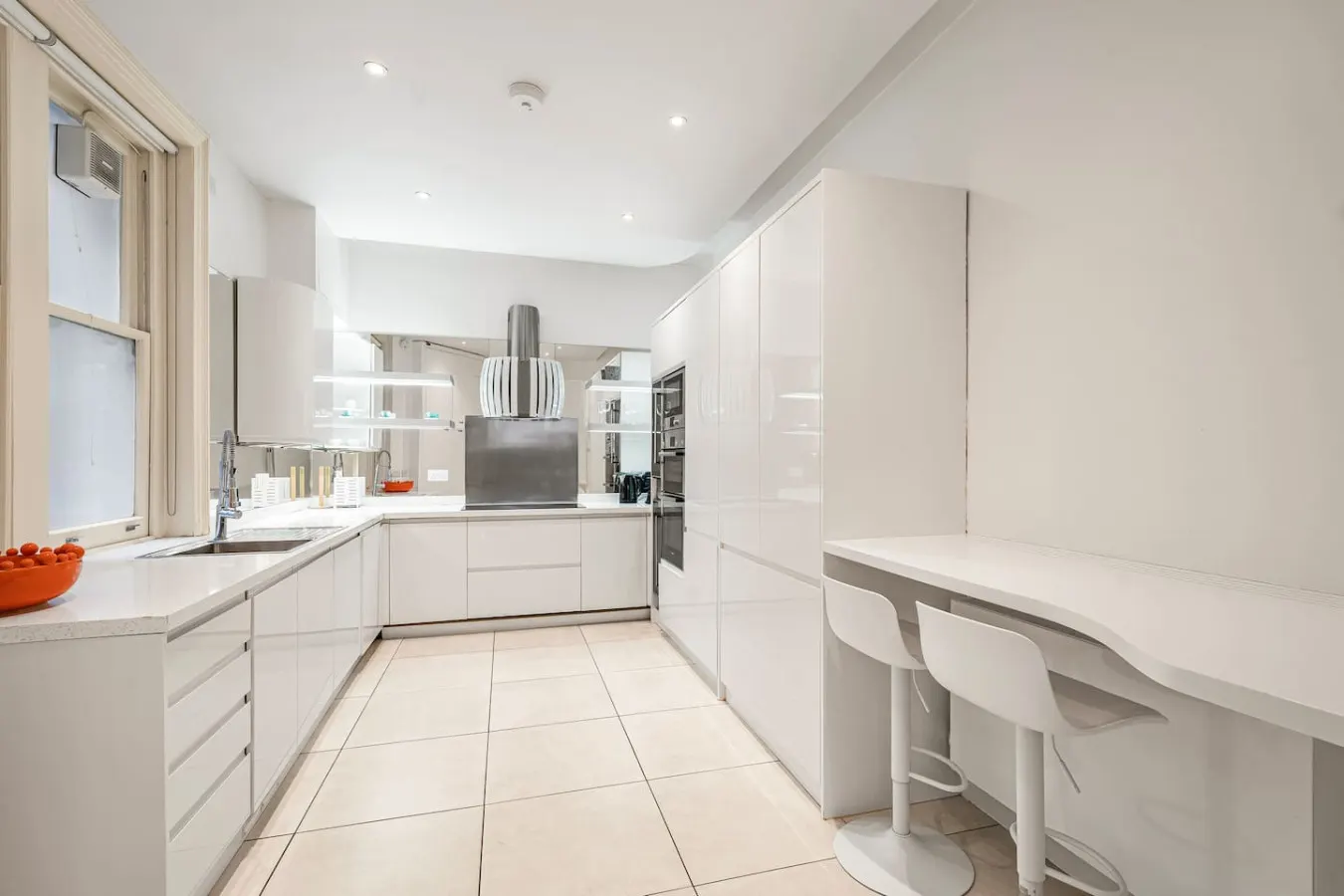 Cadogan Gardens 4-Bed Elevator, Porter & Cadogan Square Access 15