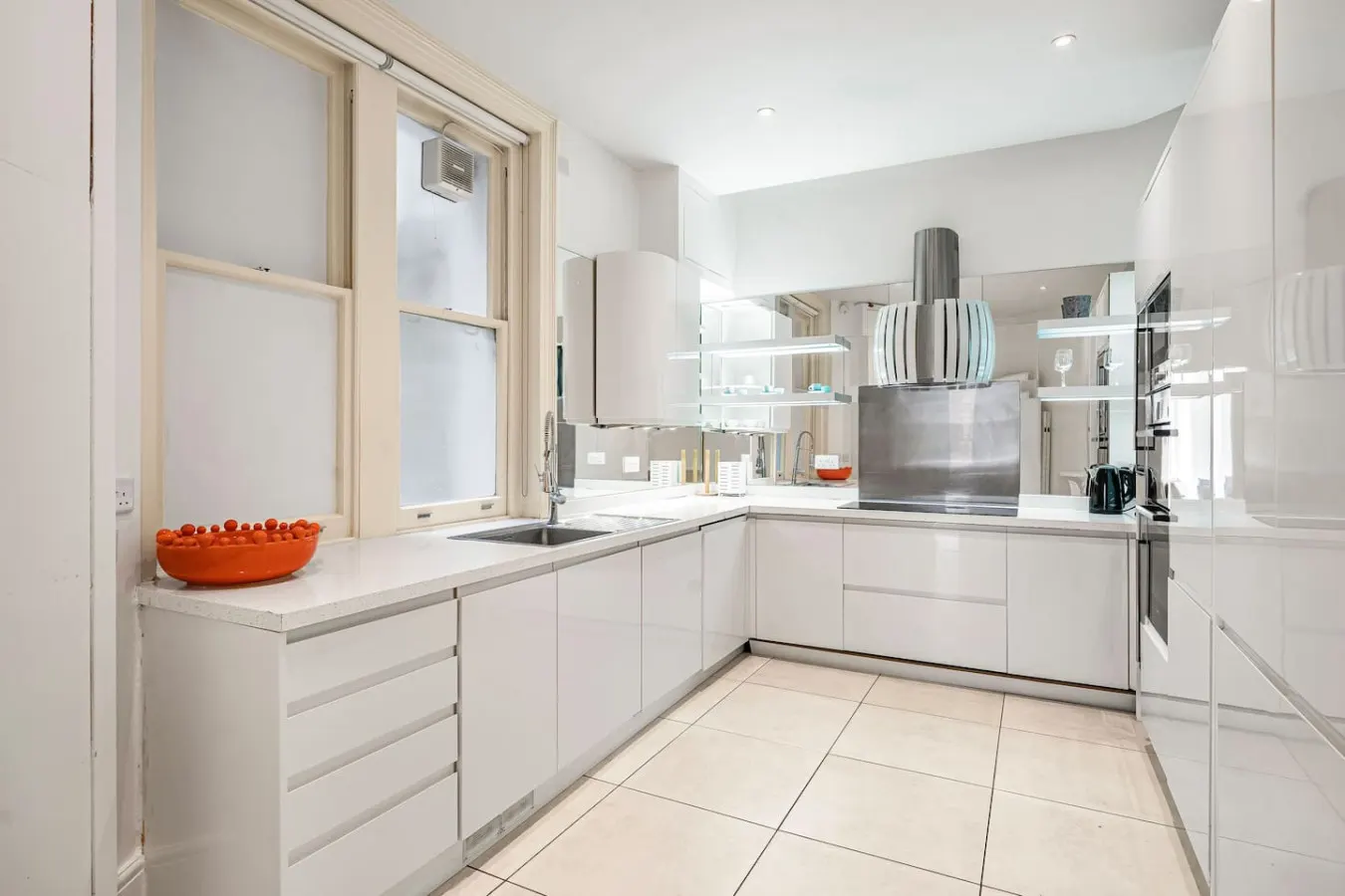Cadogan Gardens 4-Bed Elevator, Porter & Cadogan Square Access 16