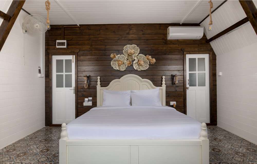 Private Ac Room – Comforts 12