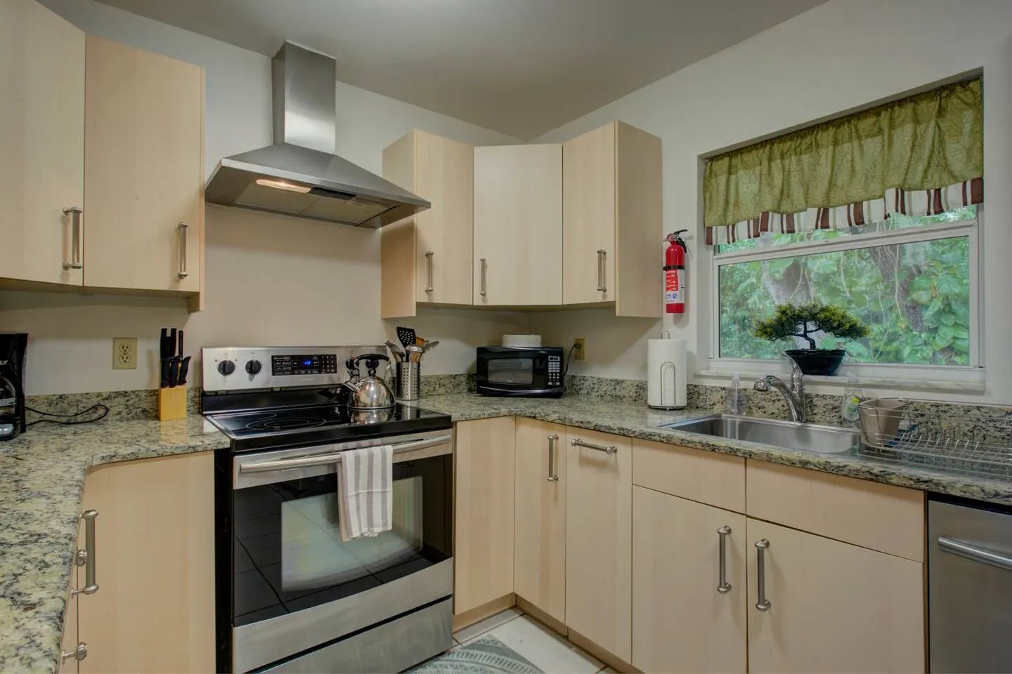 Prime Siesta Dr Home Near Beach & Downtown 10