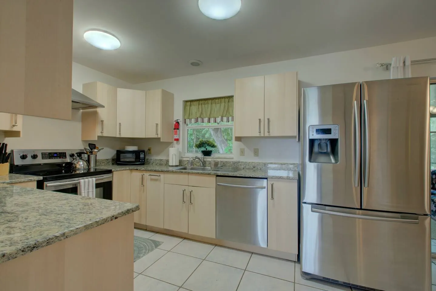 Prime Siesta Dr Home Near Beach & Downtown 11