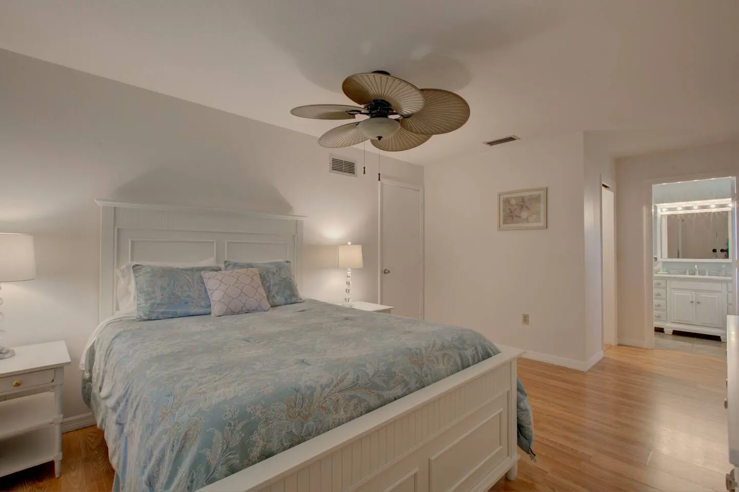 Prime Siesta Dr Home Near Beach & Downtown 16