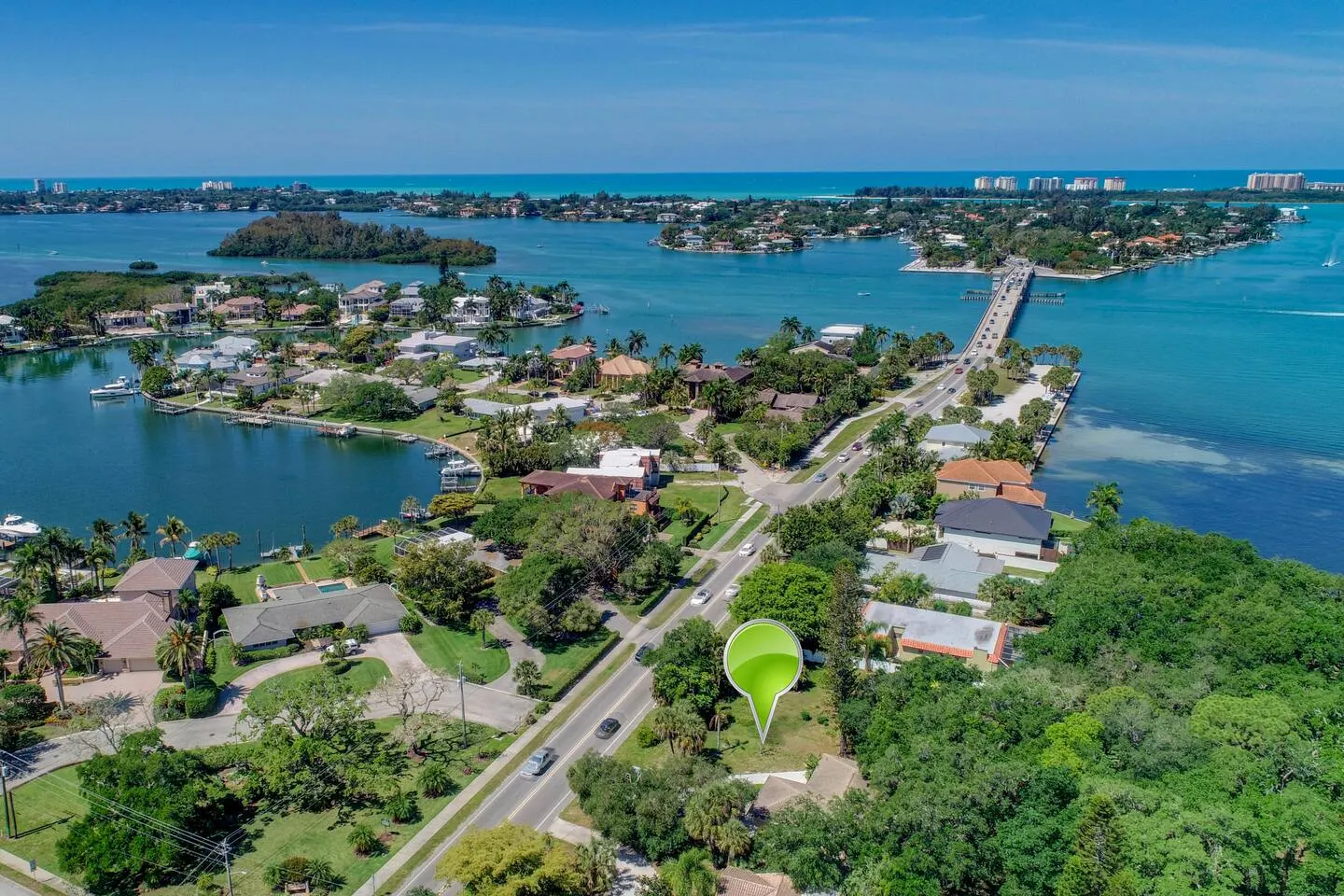 Prime Siesta Dr Home Near Beach & Downtown — photo 3