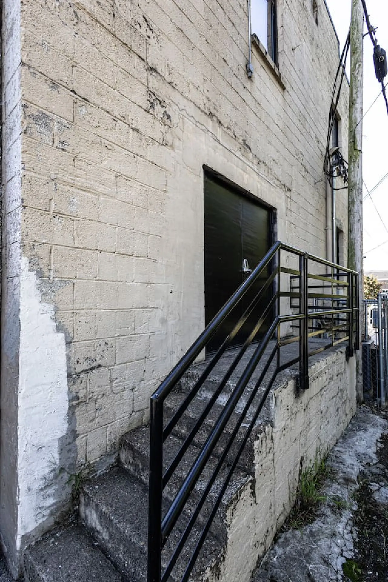 Lulu's Loft ~ Walk to Food & Drinks 5 min to DT 18
