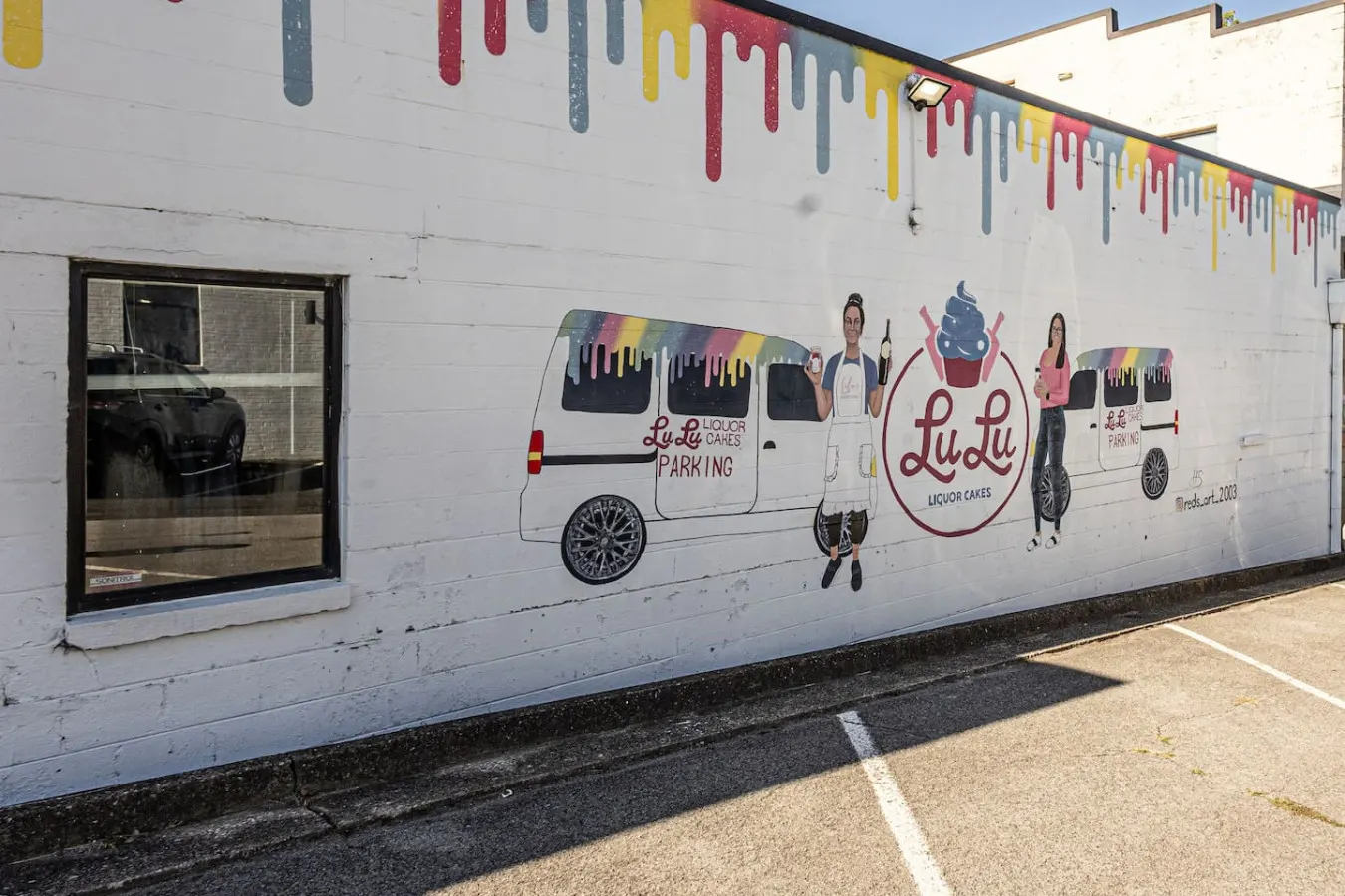 Lulu's Loft ~ Walk to Food & Drinks 5 min to DT 19