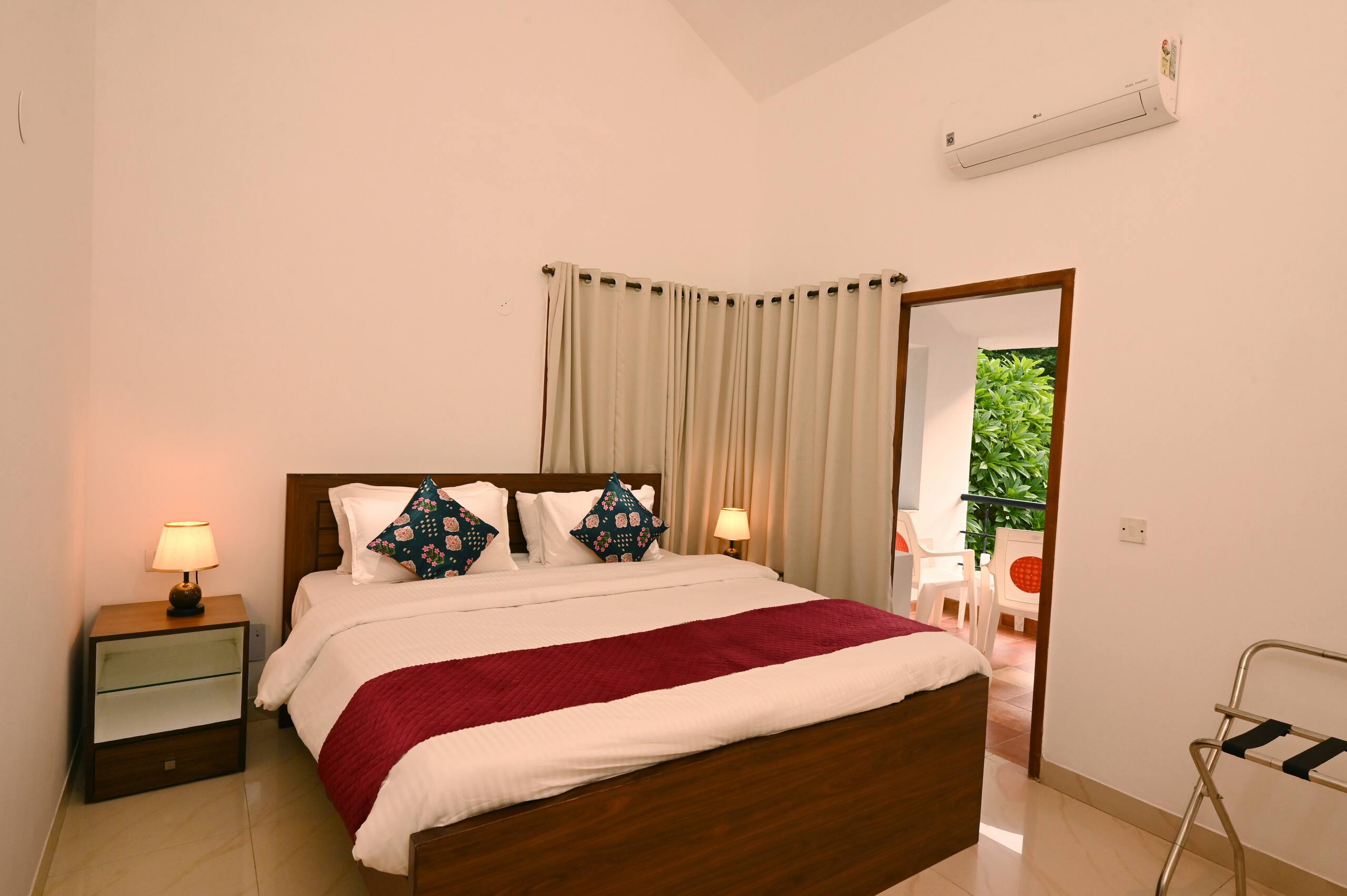 Solitude By The Pool-2BR Villa nr Novotel Candolim 15