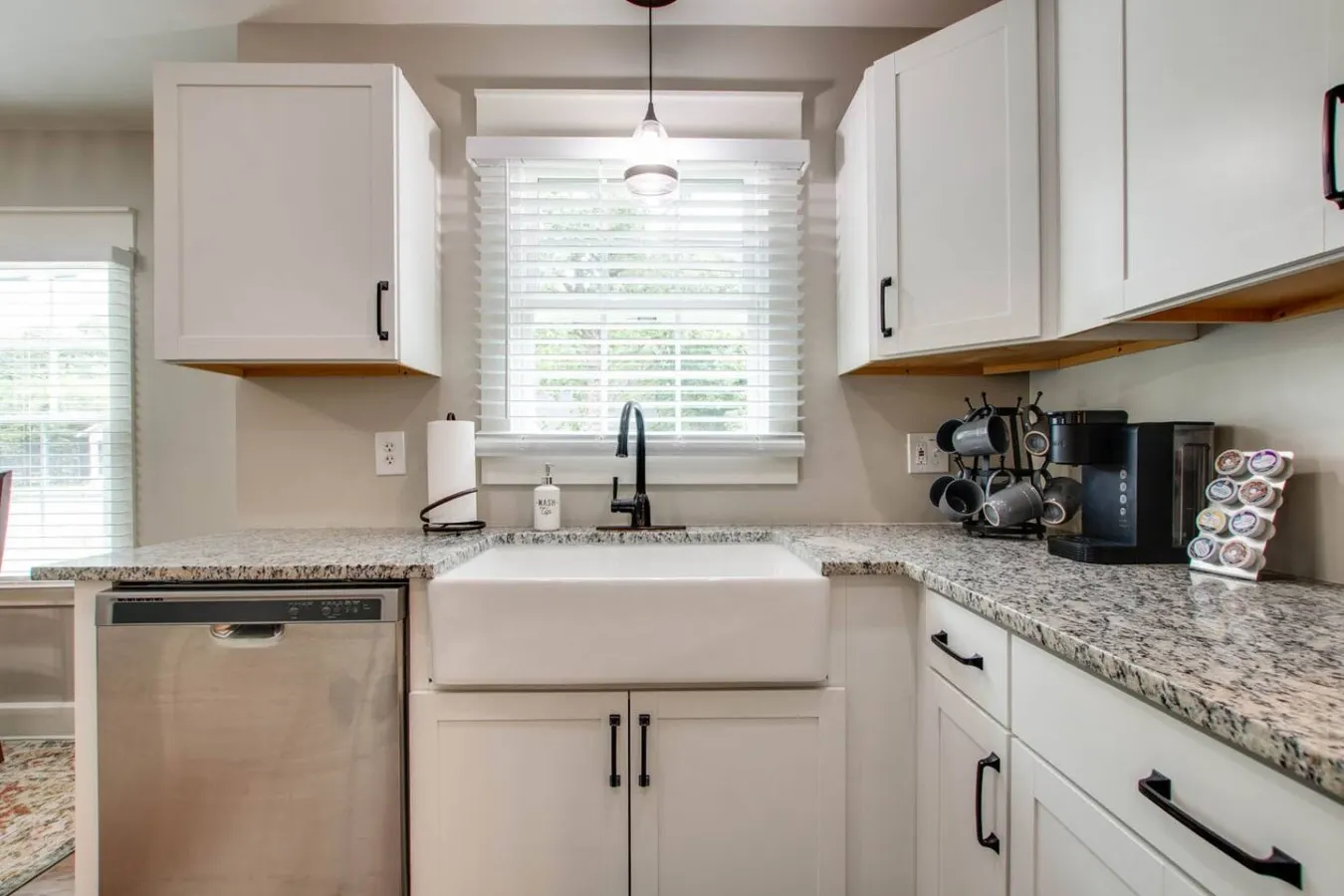 Leaf Lodge Dog-Friendly Fenced Yard EV 9