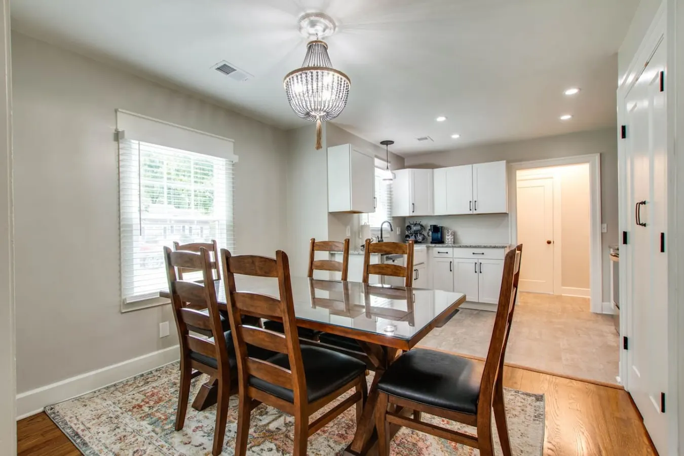 Leaf Lodge Dog-Friendly Fenced Yard EV 6