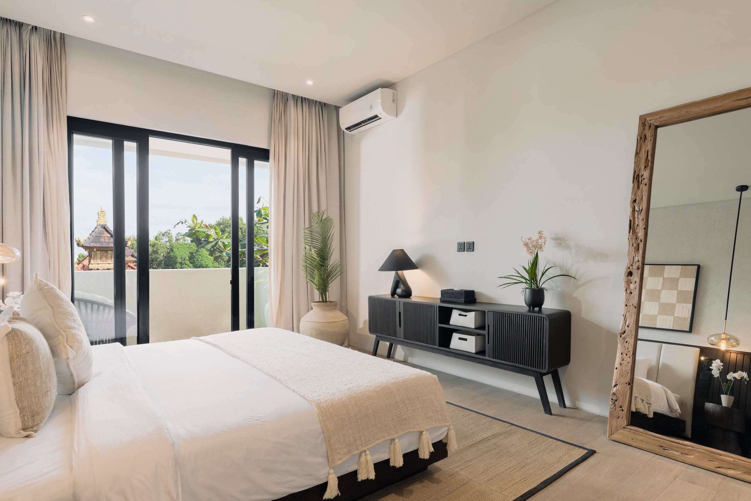 Stunning 3BR Pool Villa Hampton III in Pererenan 21