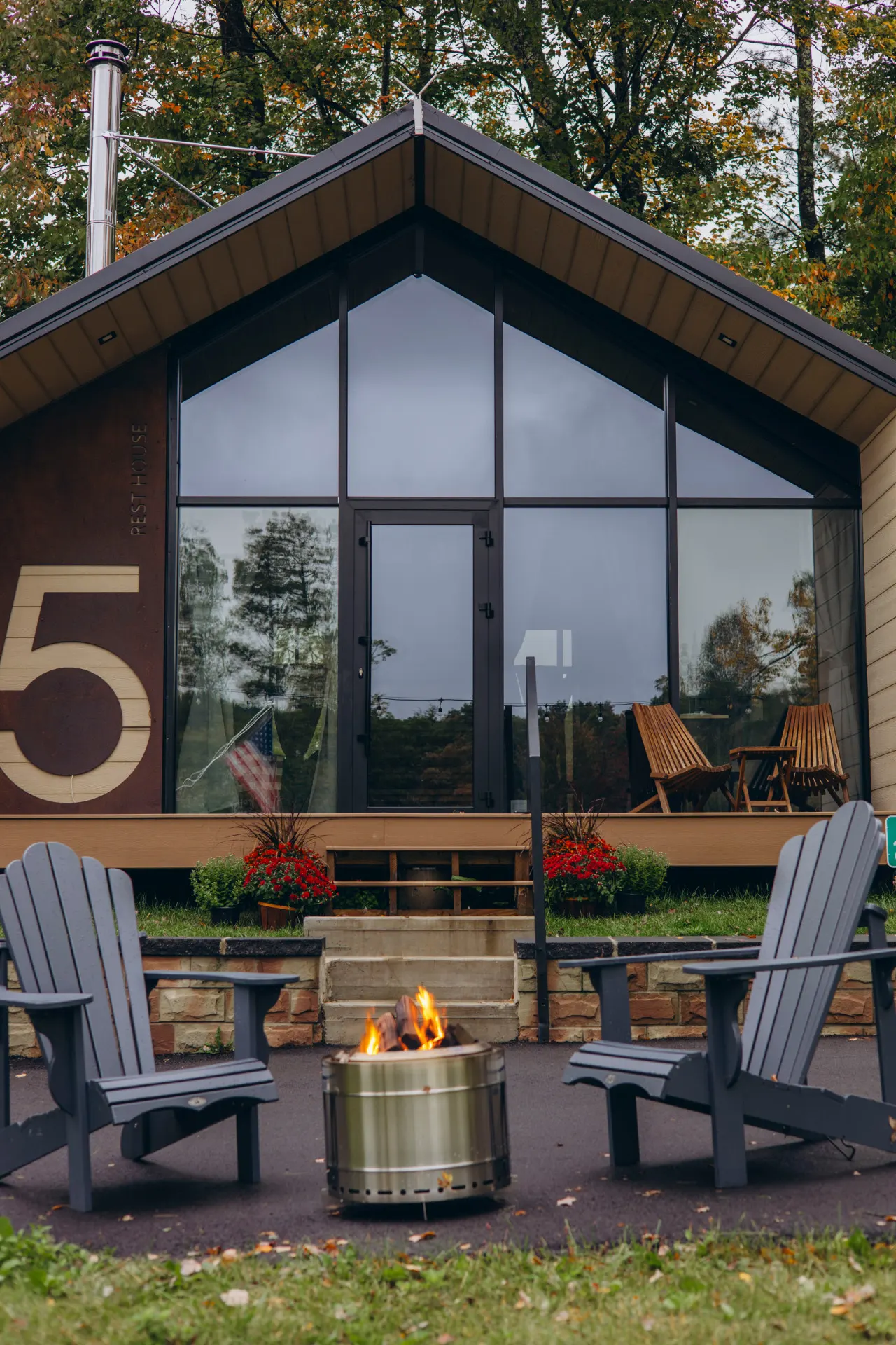 Lakefront cabin #5 / Leisure Lake Resort