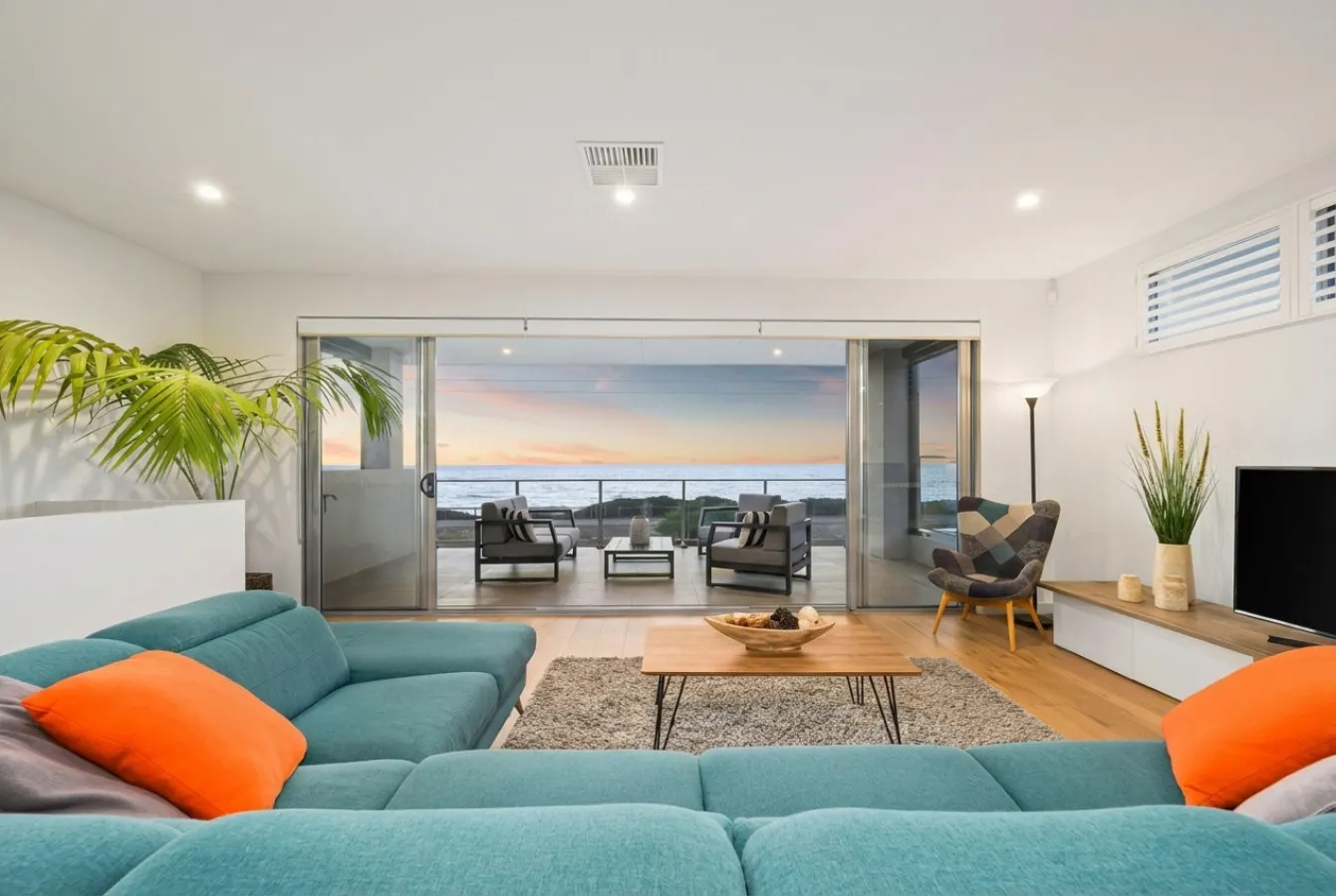 Ocean At Seaford—Panoramic Beachfront + Backyard