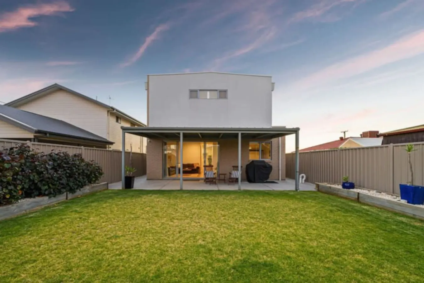 Ocean At Seaford—Panoramic Beachfront + Backyard — photo 2