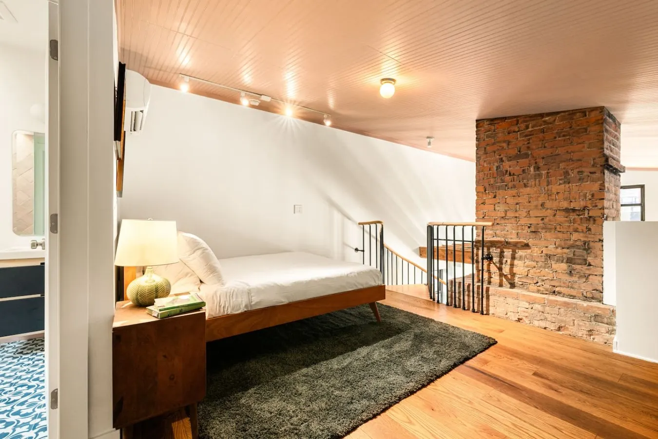 6BR Retreat, Walkers Paradise Near Washington Park 13