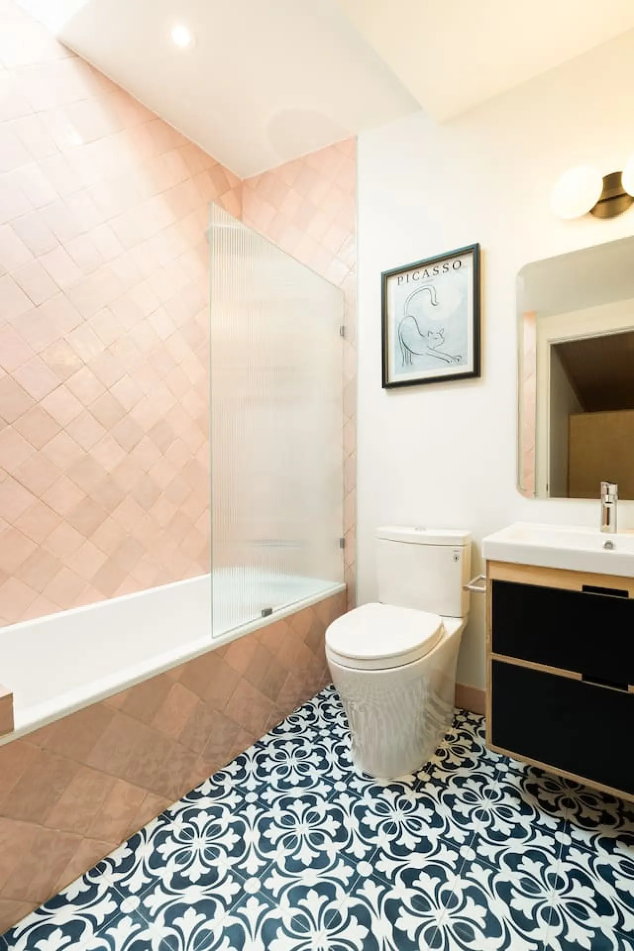 6BR Retreat, Walkers Paradise Near Washington Park 16