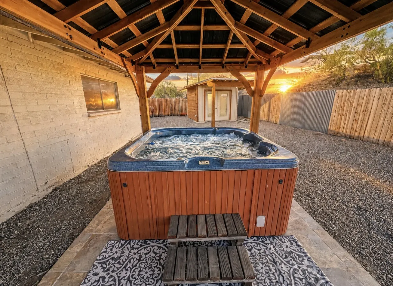 Havasu Warbler - Hot Tub, BBQ, Parking, FirePit