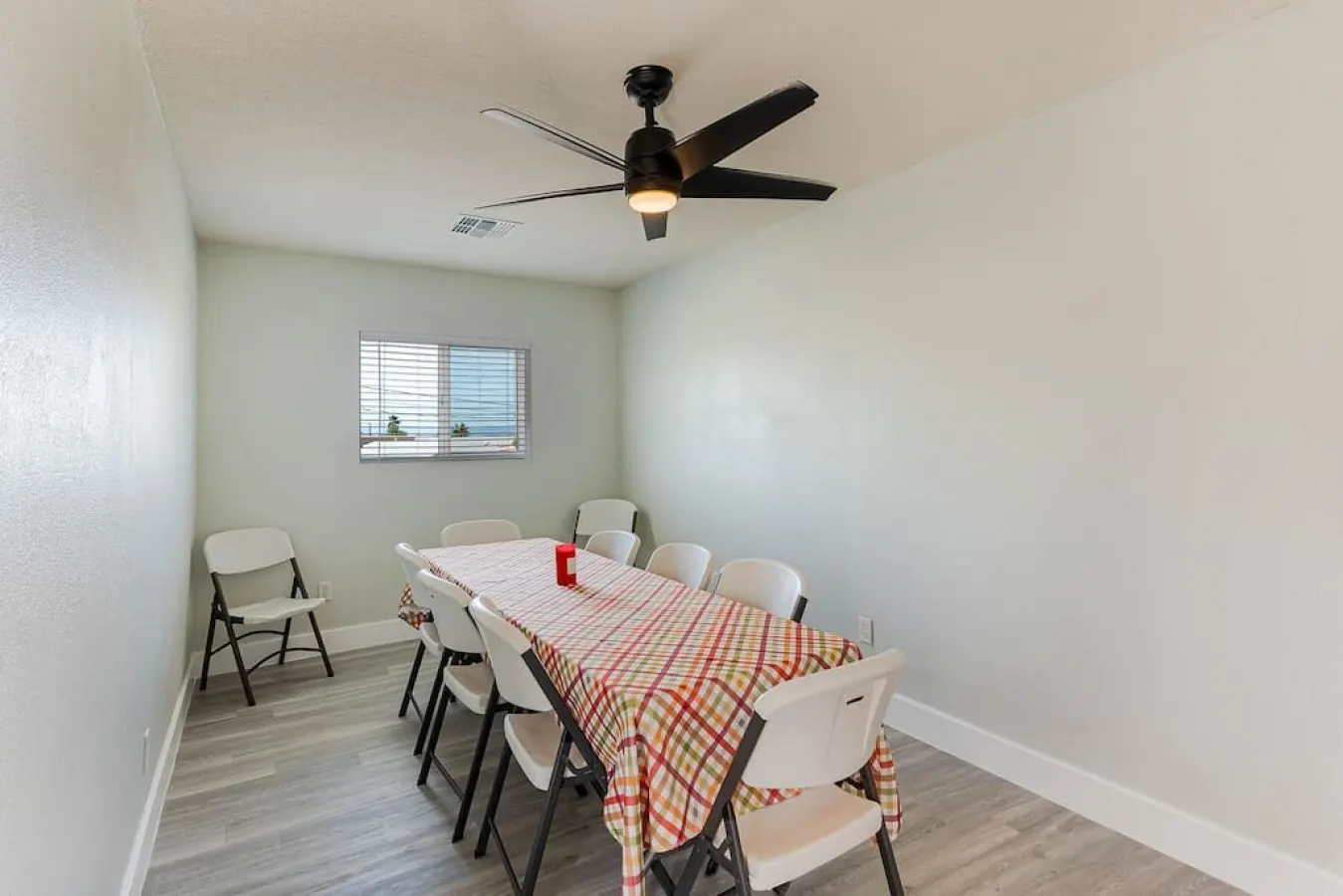Havasu Warbler - Hot Tub, BBQ, Parking, FirePit 12