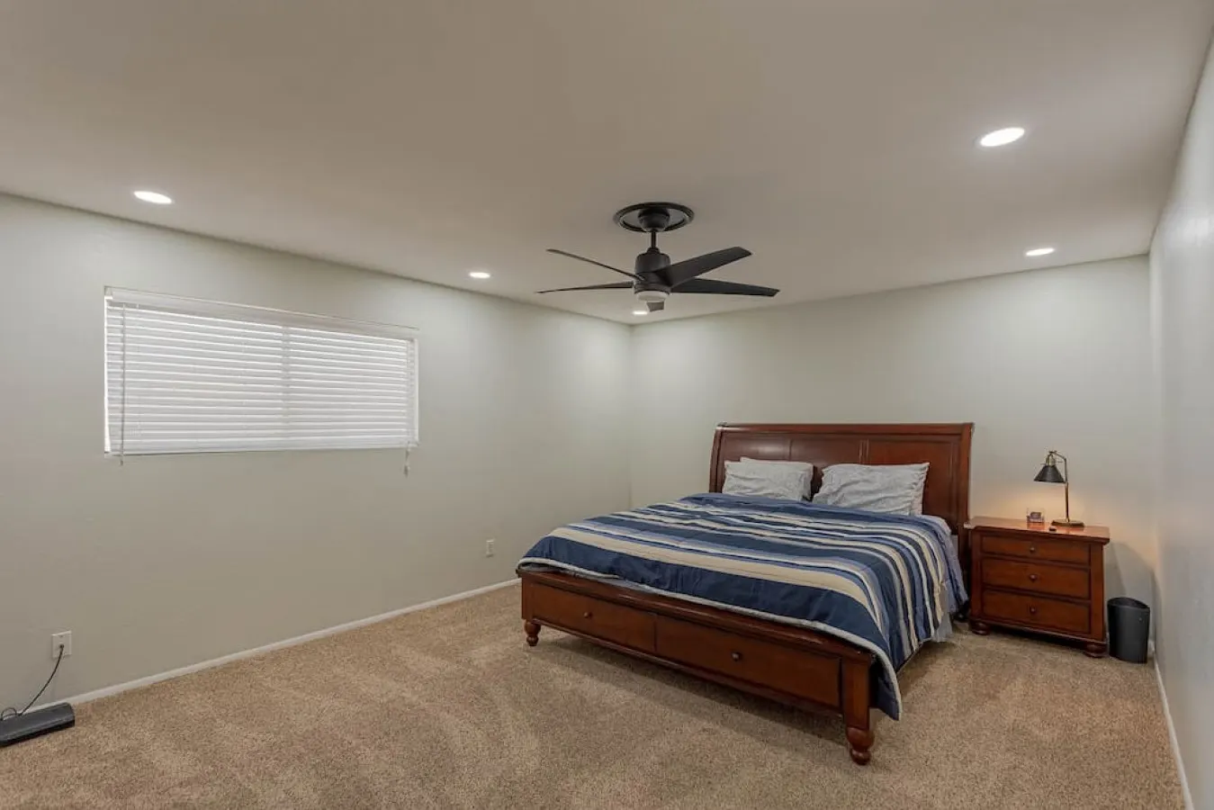 Havasu Warbler - Hot Tub, BBQ, Parking, FirePit 15