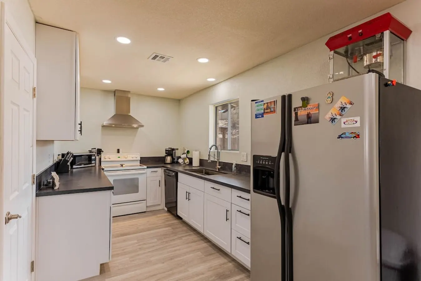 Havasu Warbler - Hot Tub, BBQ, Parking, FirePit — photo 4