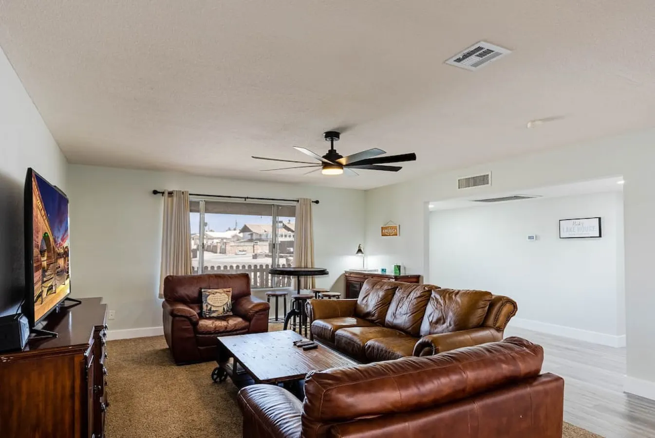 Havasu Warbler - Hot Tub, BBQ, Parking, FirePit 7