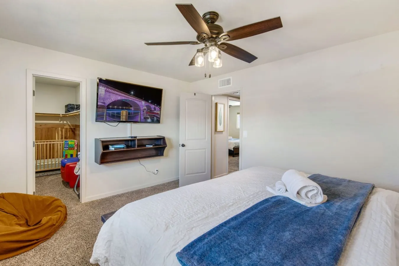 Havasu Sahara - Pool, BBQ, Cozy Living Space 11