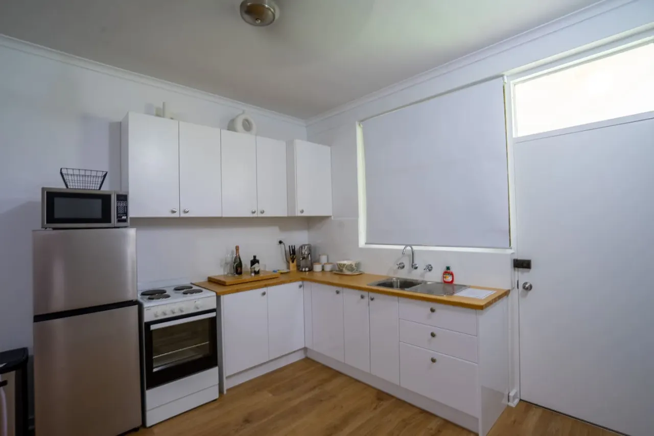 Nightcliff Retreat: Stylish 2BR Apt Near Foreshore 13