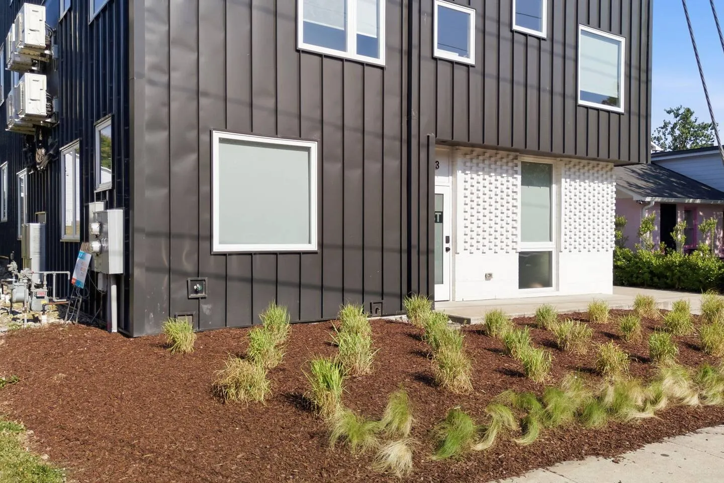 Americana Vibe, Rooftop, Very Walkable 6