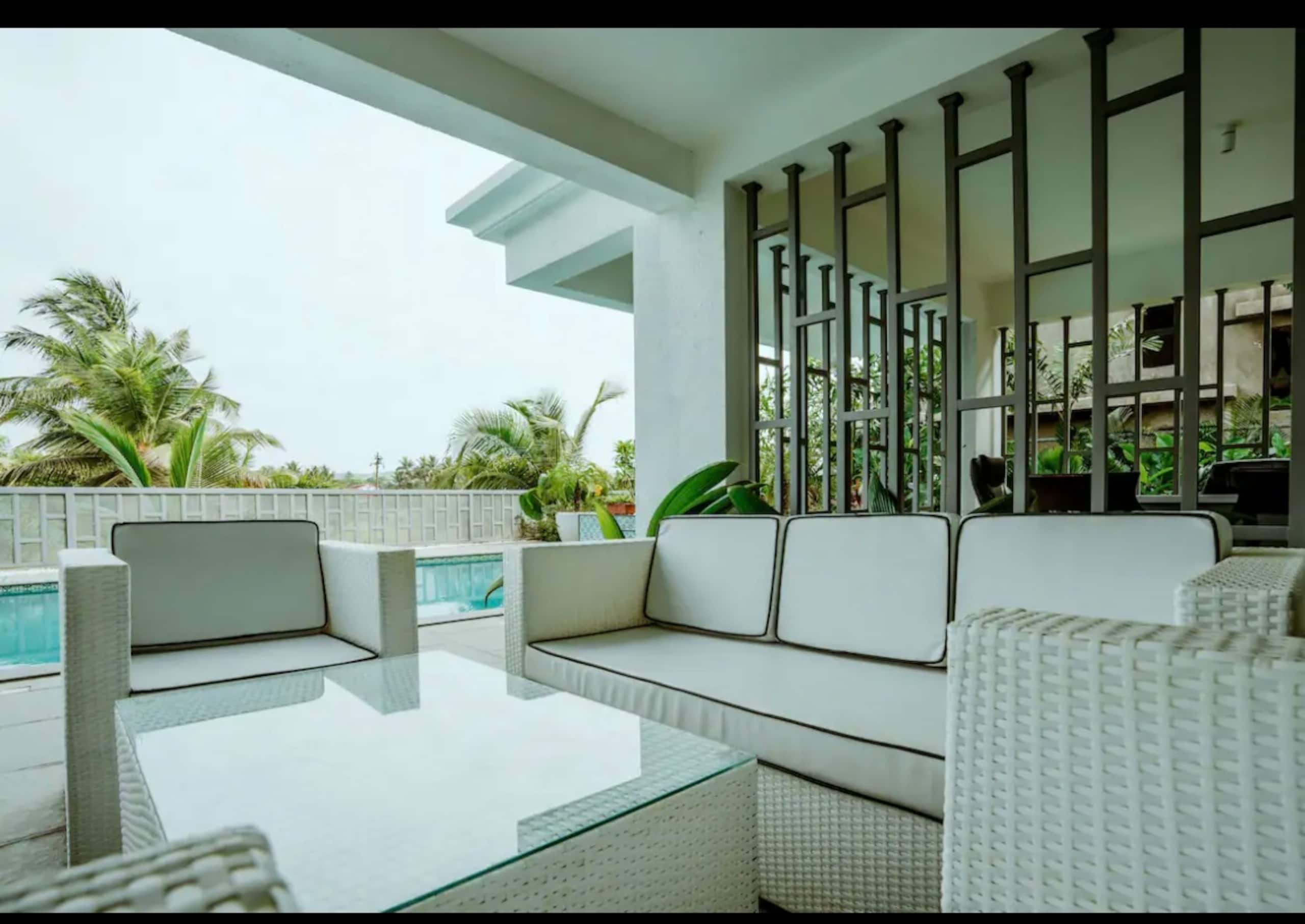 “Amor Luxury Suites w/ Pool, Kitchen, WiFi ,beach 26