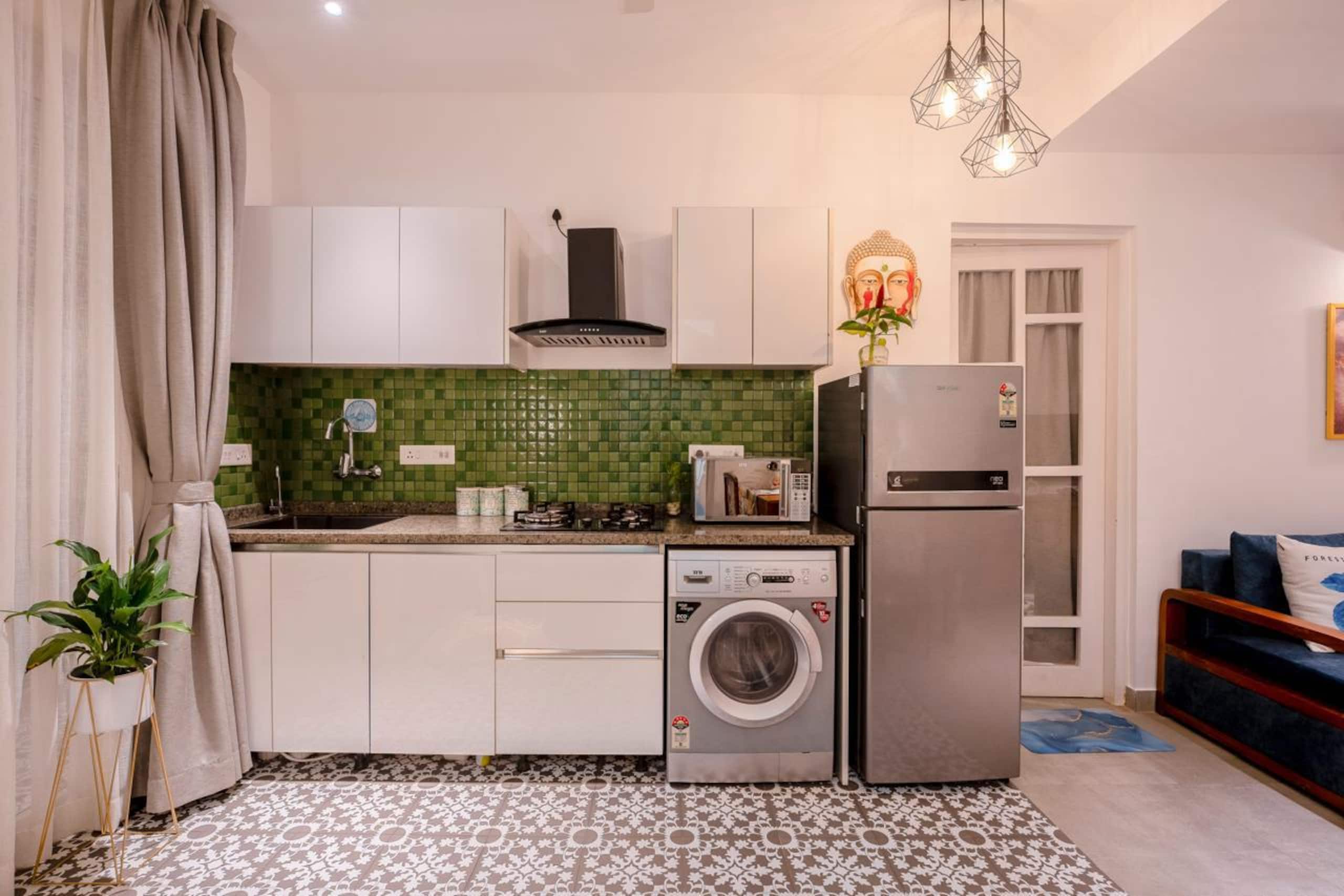 “Amor Luxury Suites w/ Pool, Kitchen, WiFi ,beach 15